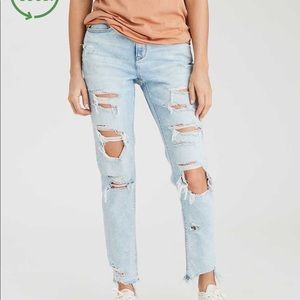 American eagle ripped mom jeans size 2
